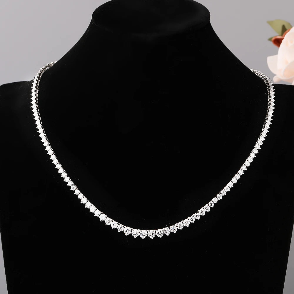 LILI – Elegante Collana Tennis con Moissanite (3 Griffe)