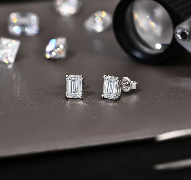 Moi - Orecchini in Moissanite Taglio Smeraldo
