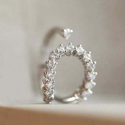 Ana - Anello in Moissanite L’eleganza del diamante