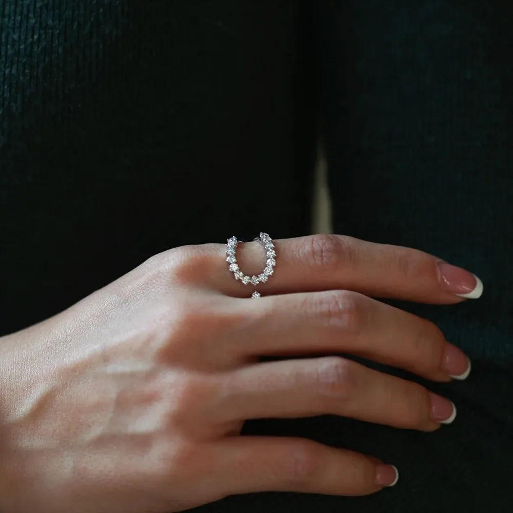 Ana - Anello in Moissanite L’eleganza del diamante