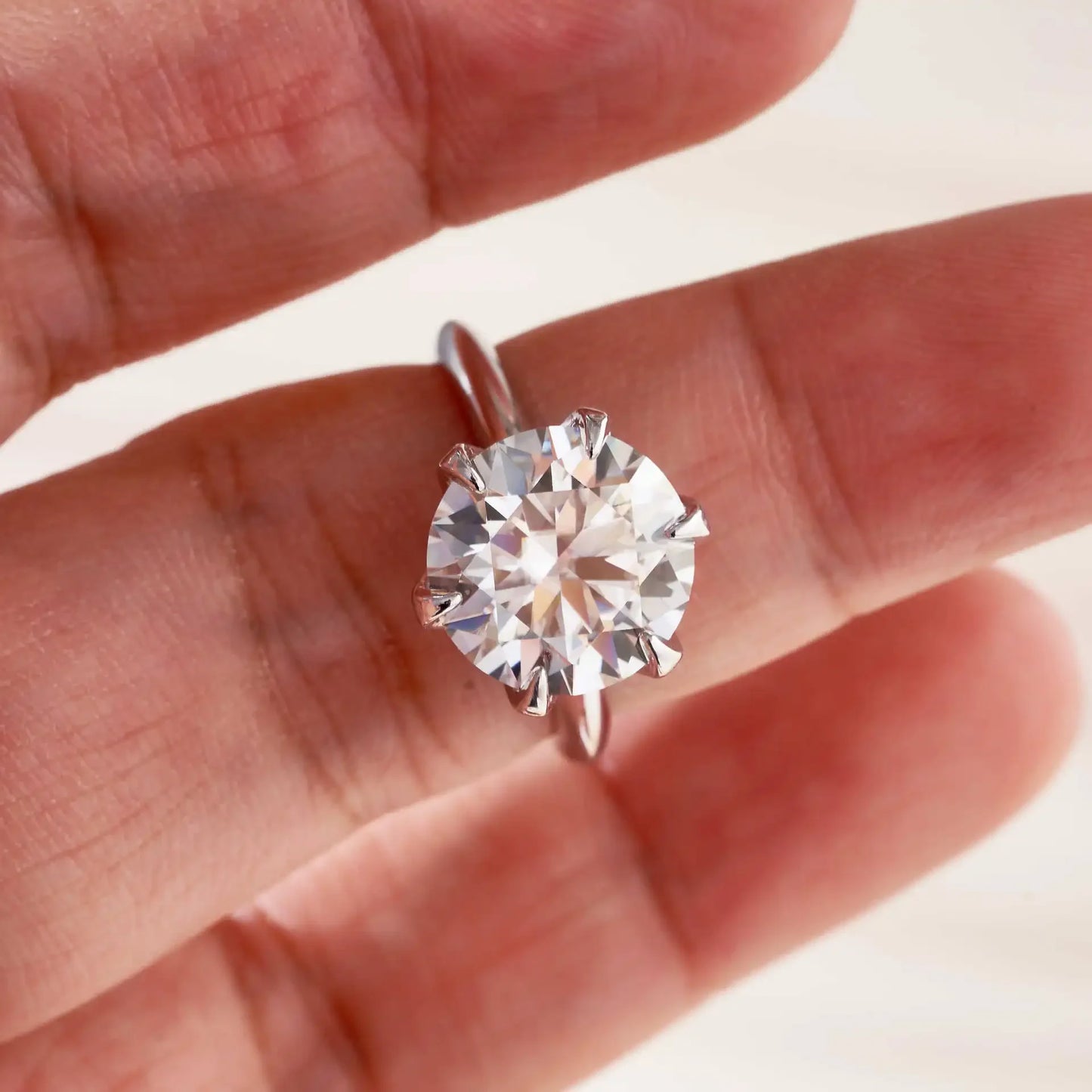 Regina- Moissanite Anello