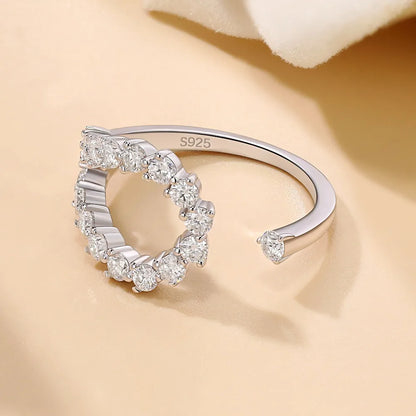 Ana - Anello in Moissanite L’eleganza del diamante