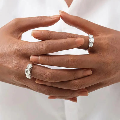 MIRAG-Anello con tre pietre di moissanite