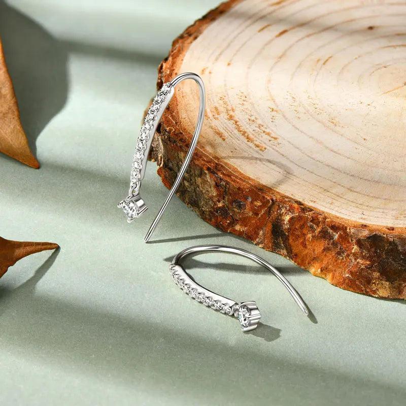 U-Orecchini a bottone a forma di U con moissanite rotonda