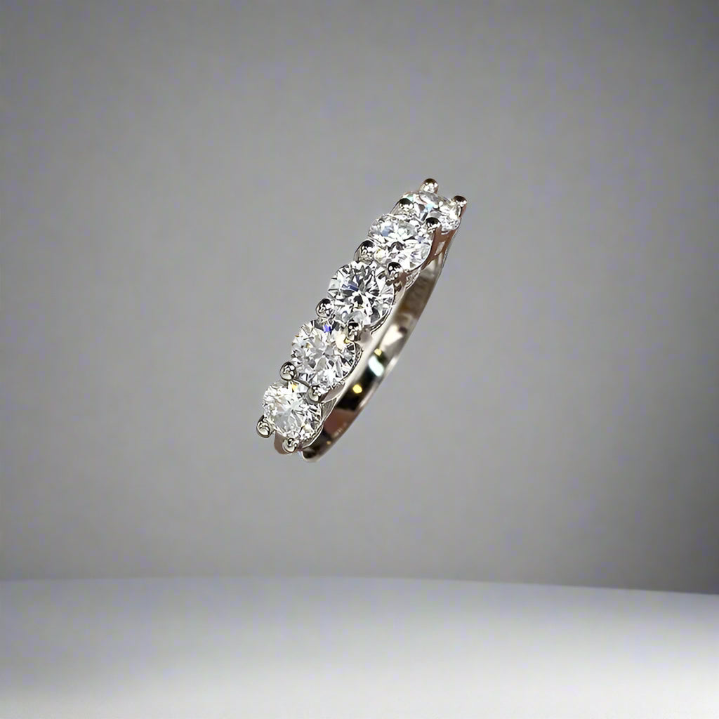 Joyce-Anello Mossanite
